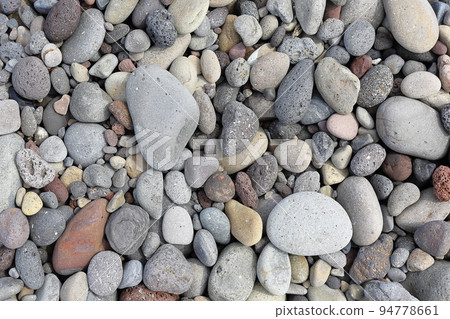 Different shapes of pebbles on Aljakji Beach 94778661