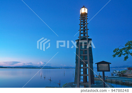 [琵琶湖出島燈塔（黎明）]滋賀縣大津市Imkatata 94780248