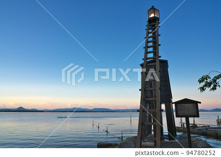 [Lake Biwa Dejima Lighthouse (Dawn)] Imkatata, Otsu City, Shiga Prefecture 94780252