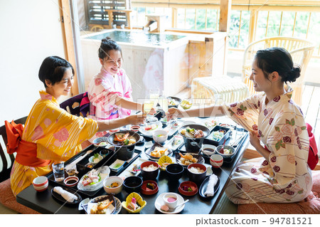 溫泉之旅、浴衣、少女之旅 94781521