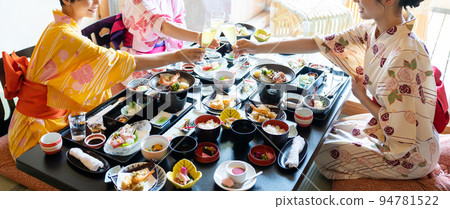 Hot spring trip, yukata, girls' trip Hot spring trip, yukata, girls' trip 94781522