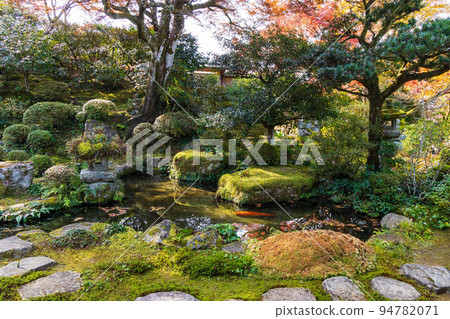 Autumn in Ohara, Kyoto Jikko-in with autumn leaves Kishin-en 94782071