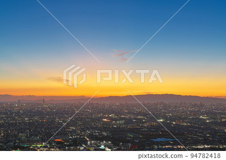 [Overlooking the Osaka Plain (evening view)] Location: Oaza Kandatsu, Yao City, Osaka Prefecture 94782418