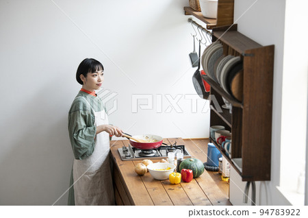 A young woman who cooks Profile A young woman who cooks Profile 94783922