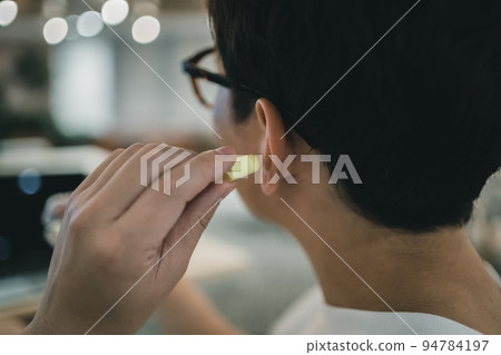 Coworking space users 94784197