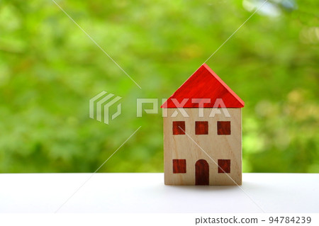 house green 94784239