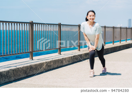 Women stretching Women stretching 94784280