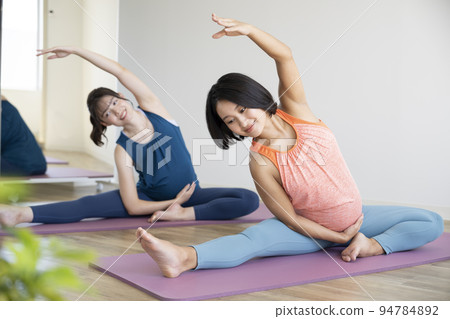 孕婦瑜伽運動圖片 94784892