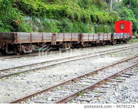 阿里山、新中浩郎 94785224