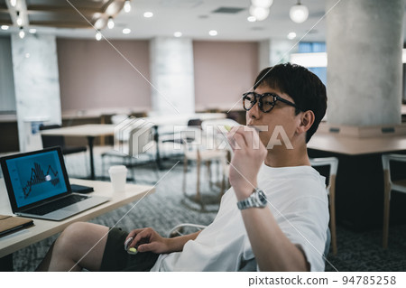 office, offices, person 94785258