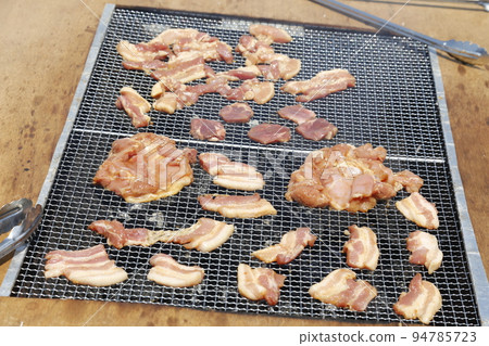 燒烤BBQ雞肉烤牛肉烤扇貝烤雞戶外炭火燒烤 燒烤BBQ雞肉烤牛肉烤扇貝烤雞戶外炭火燒烤 94785723