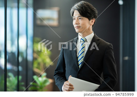 middle professional businessman middle professional businessman 94785999