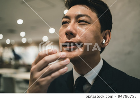 打哈欠 商務人士 商人 94786755
