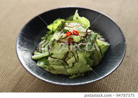 鹹海帶捲心菜沙拉 鹹海帶捲心菜沙拉 94787375