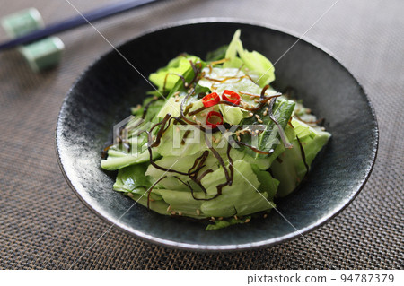 鹹海帶捲心菜沙拉 鹹海帶捲心菜沙拉 94787379