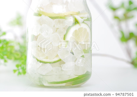 瓶綠色檸檬 94787501