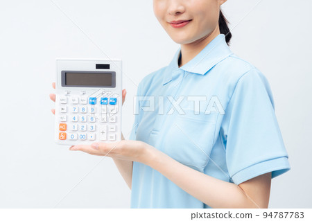 有計算器,白背的看護婦女 有計算器,白背的看護婦女 94787783