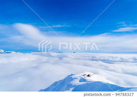 [雪山資料]冬天的唐松山登山風景[長野縣] 94788327