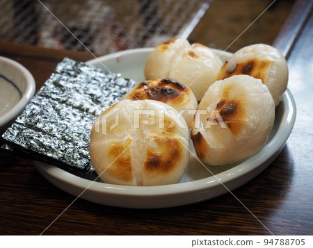 toasted rice cake 94788705