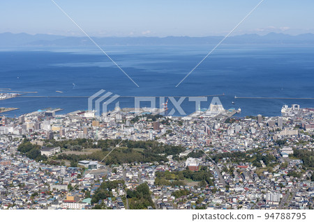 從北海道小樽市天狗山展望台鳥瞰風景 94788795