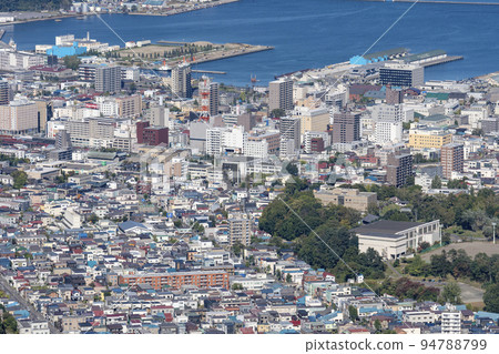 從北海道小樽市天狗山展望台鳥瞰風景 94788799