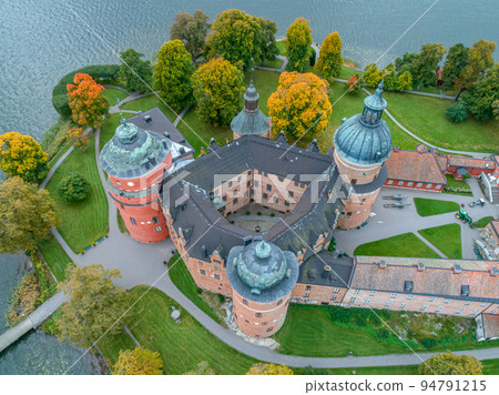 Aerial view of Swedish 16 th century Gripsholm castle located in Mariefred Sodermanland Aerial view of Swedish 16 th century Gripsholm castle located in Mariefred Sodermanland 94791215