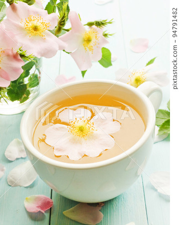 Wild rose tea Wild rose tea 94791482