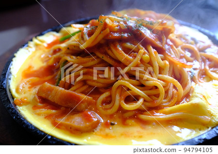 Freshly made teppan Neapolitan 94794105