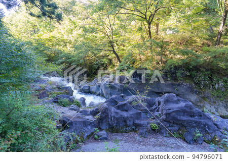 大谷川(日光的Kanmangafuchi) 大谷川(日光的Kanmangafuchi) 94796071