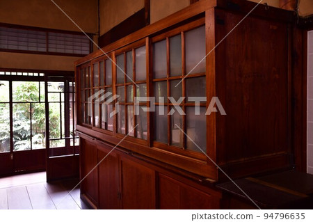 Showa cupboard 94796635