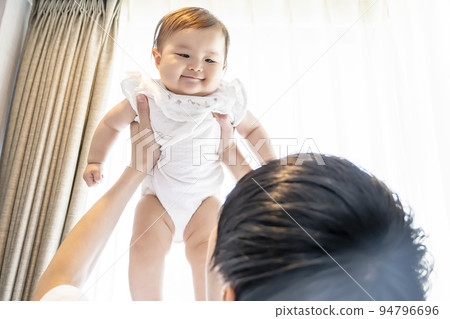 Close family, baby and dad Close family, baby and dad 94796696