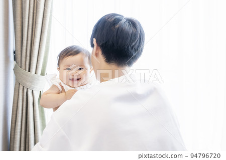 Close family, baby and dad 94796720