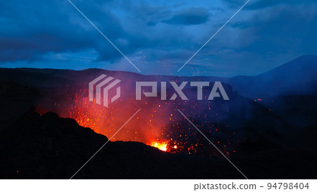 Close-up of volcano, dramatic volcanic eruption in Reykjanes peninsula Iceland 94798404
