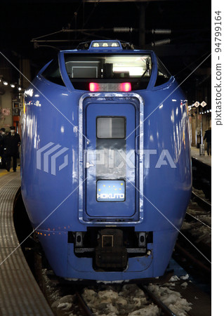 特快北斗在札幌站停靠(Kiha 281系列原型車:函館⇔札幌) 特快北斗在札幌站停靠(Kiha 281系列原型車:函館⇔札幌) 94799164