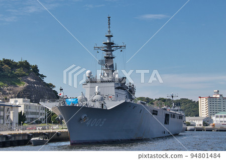 Osumi-class transport ship "Kunisaki (LST-4003)" 94801484