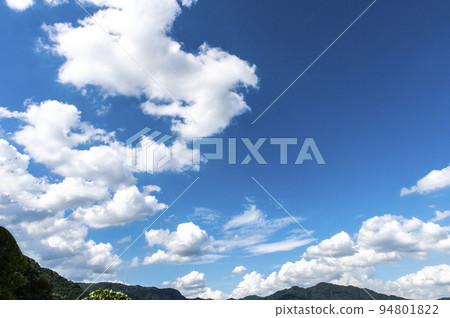 Clouds in the blue sky 94801822