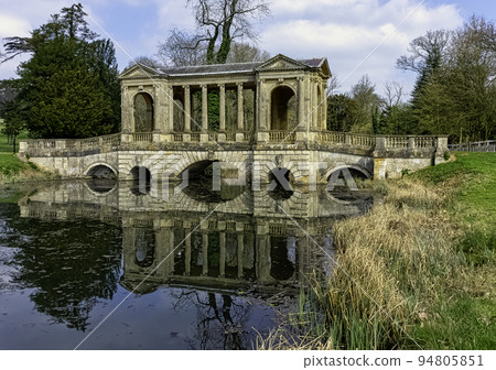 Octagon Lake and Palladian Bridge in Stowe Octagon Lake and Palladian Bridge in Stowe 94805851