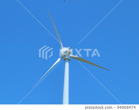 A windmill in Nagashima Town facing the East China Sea (completely self-sufficient in electricity through a hybrid of wind and solar power generation on the island) A windmill in Nagashima Town facing the East China Sea (completely self-sufficient in electricity through a hybrid of wind and solar power generation on the island) 94808474