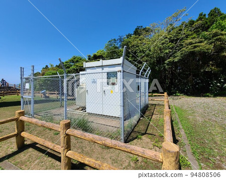 面向東海的長島町的風車(通過島上的風能和太陽能混合發電完全自給自足) 面向東海的長島町的風車(通過島上的風能和太陽能混合發電完全自給自足) 94808506