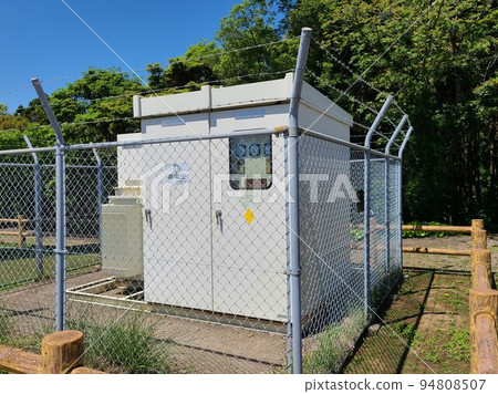 面向東海的長島町的風車(通過島上的風能和太陽能混合發電完全自給自足) 面向東海的長島町的風車(通過島上的風能和太陽能混合發電完全自給自足) 94808507