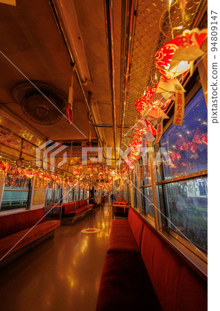 港南鐵道大鱷線（青森縣）的金魚睡魔列車垂直組合座位 94809147