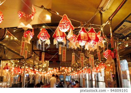 Next to the Goldfish Neputa Train (Aomori Prefecture) on the Konan Railway Owani Line 94809191