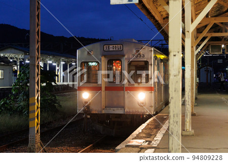 Goldfish Neputa Train (Entry) Night Goldfish Neputa Train (Entry) Night 94809228