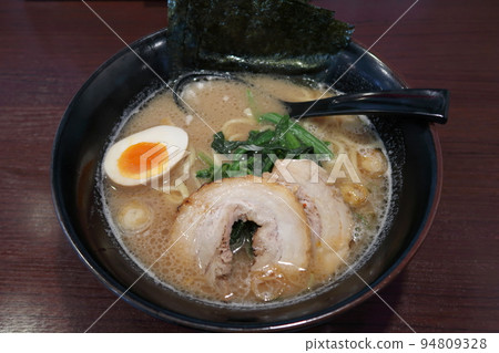 拉麵店的家計拉麵和調味料 拉麵店的家計拉麵和調味料 94809328