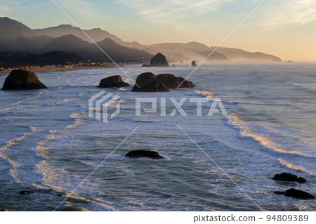 Sunset light and coastal scenery Sunset light and coastal scenery 94809389