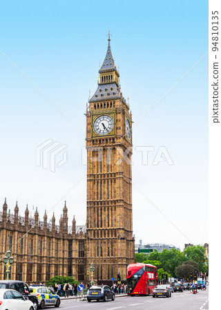 London Big Ben *partially soft focus 94810135