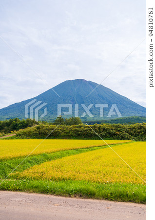 羊蹄山,圓錐形與富士山相似的活火山,也被稱為蝦夷富士|北海道 羊蹄山,圓錐形與富士山相似的活火山,也被稱為蝦夷富士|北海道 94810761