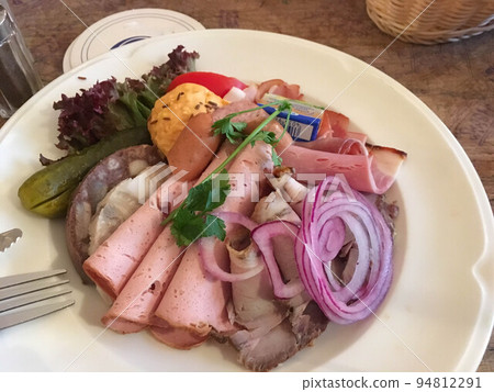 德國餐廳食物和啤酒 94812291