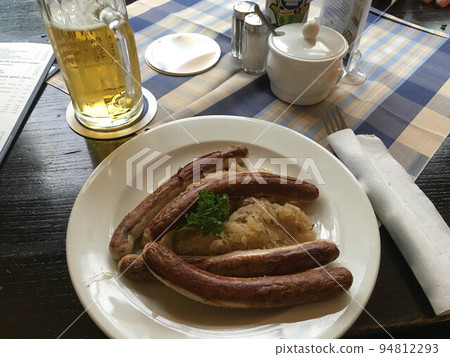 德國餐廳食物和啤酒 94812293