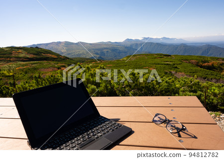 北海道大雪山旭岳的工作影像(2022年9月) 北海道大雪山旭岳的工作影像(2022年9月) 94812782